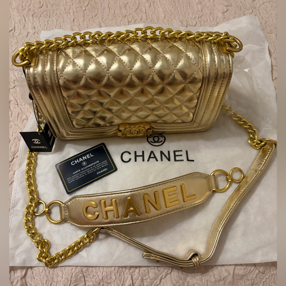 Fashion Metallic Gold Quilted Calfskin Medium Classic Double Flap Shoulder Bag
